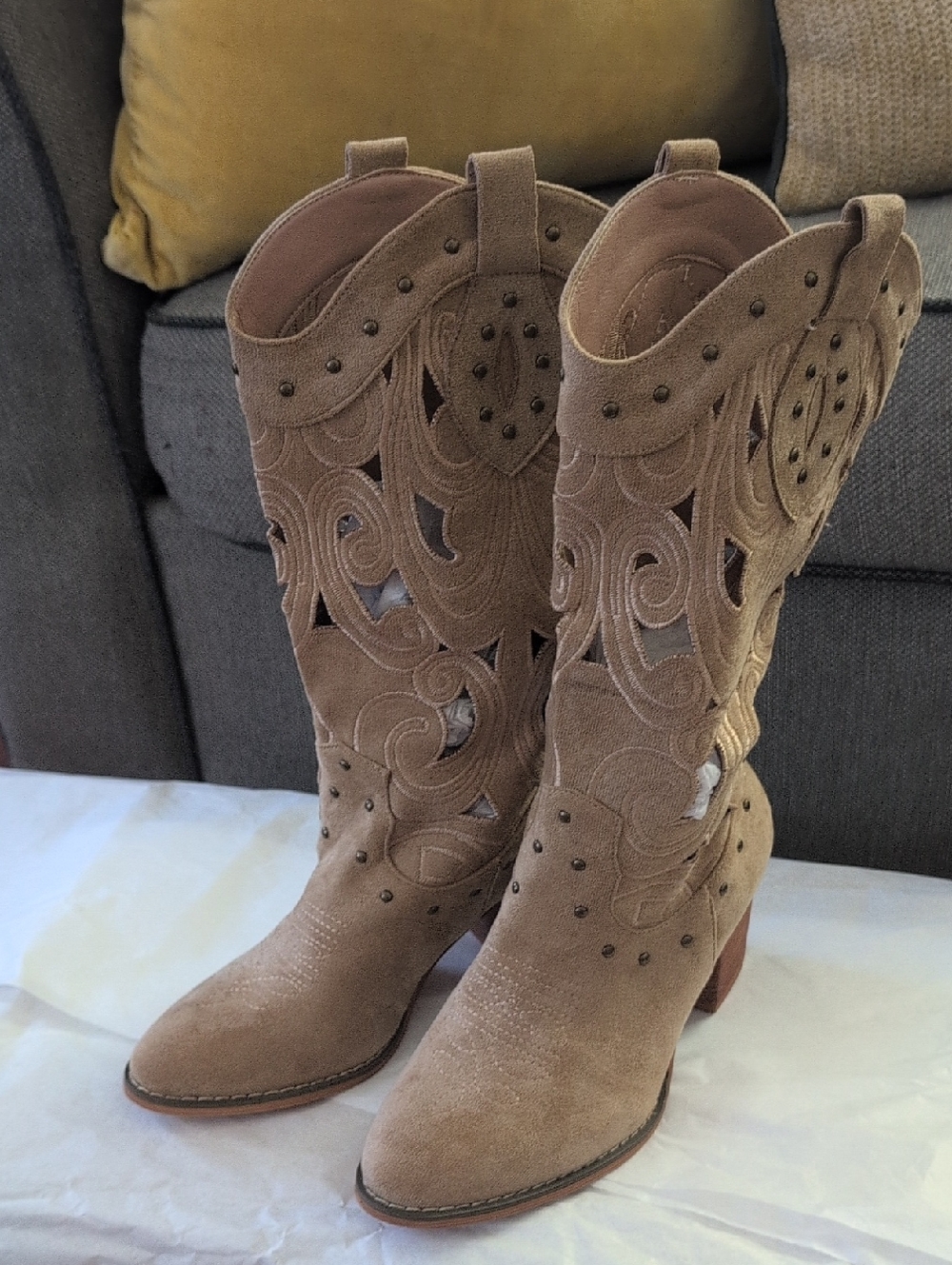 Women’s Suede Western Cutout Boots - Taupe